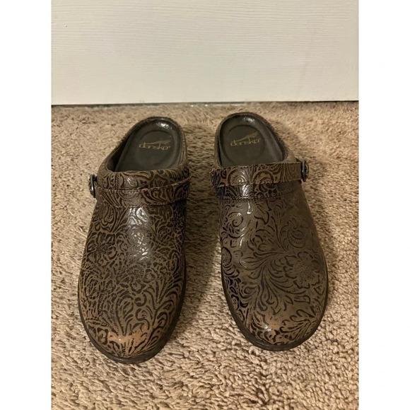 Dansko brown embossed clogs slip on round toe sz 9.5/10 - Picture 3 of 12
